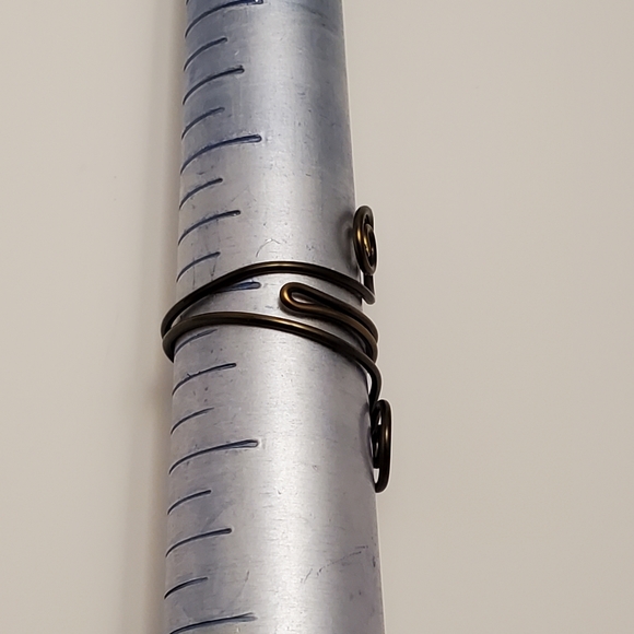 Adjustable vintage bronze wire ring - Picture 4 of 4